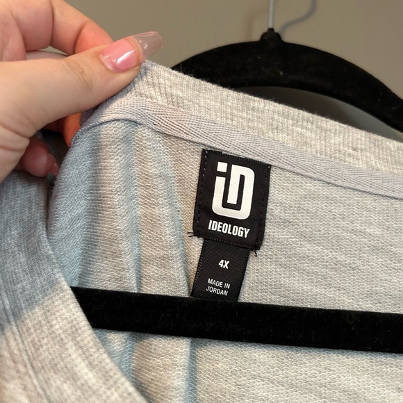 NWT Ideology Sz 4X Women’s Grey Criss-Cross Hem Crew Neck Light Long Sleeve Top! - Picture 3 of 10